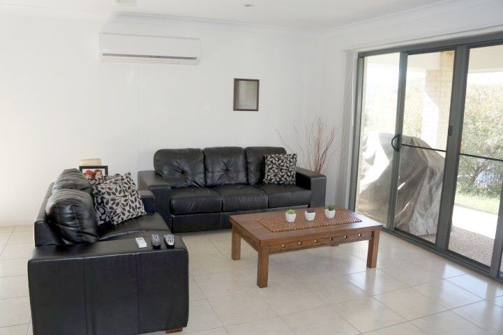 5 Grasstree Crescent, Kirkwood, QLD 4680