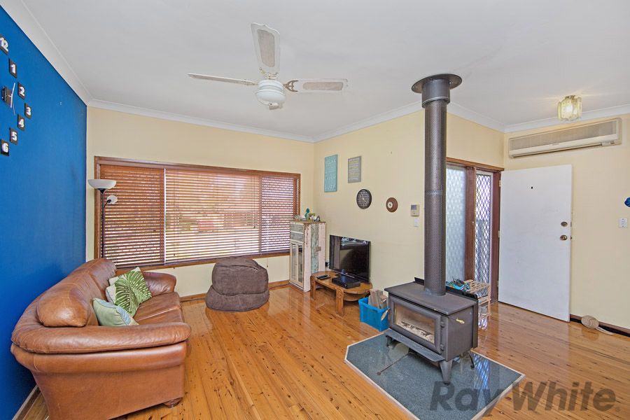 14 Delia Avenue, Budgewoi, NSW 2262