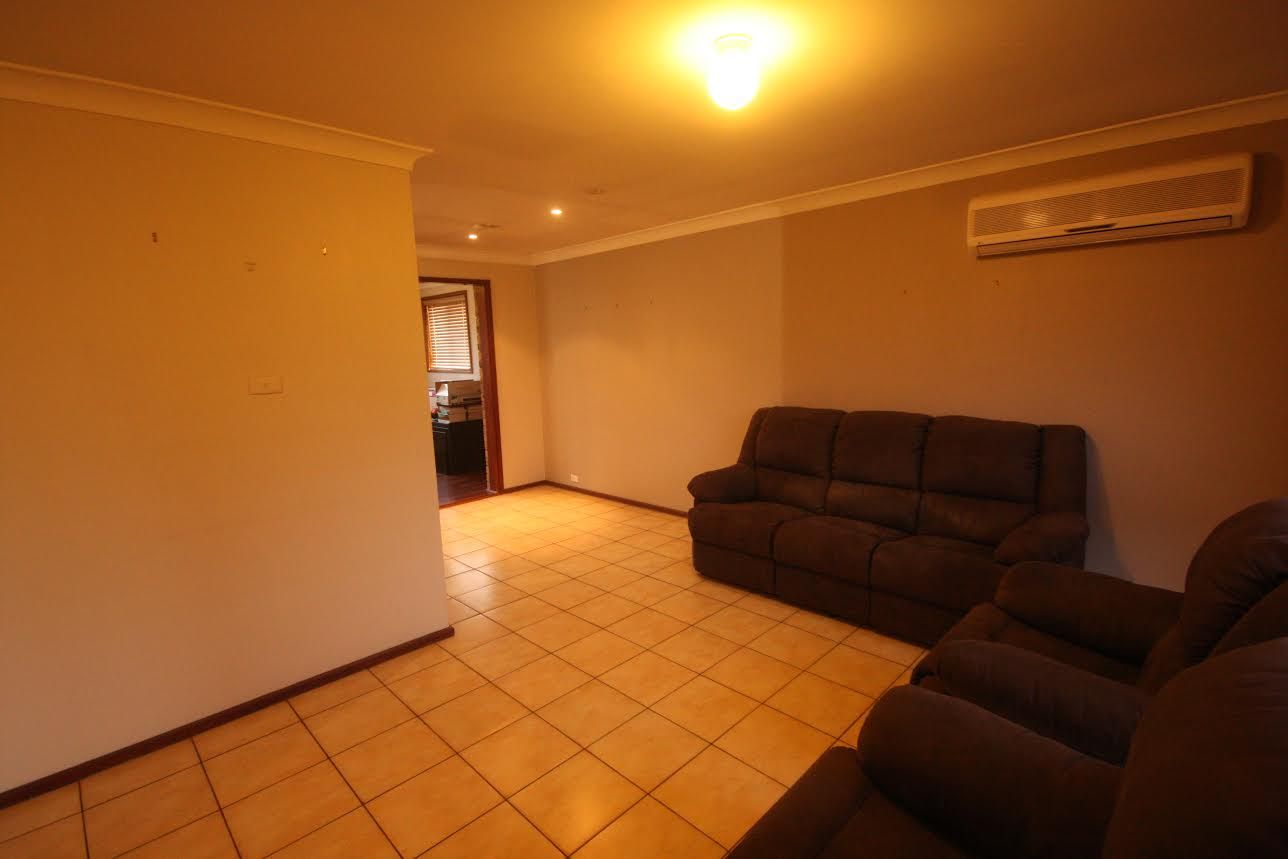 17 Stromferry Crescent, St Andrews, NSW 2566