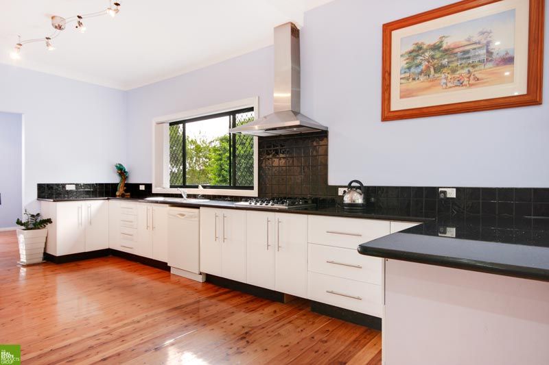 88 Lake Entrance Road, OAK FLATS, NSW 2529
