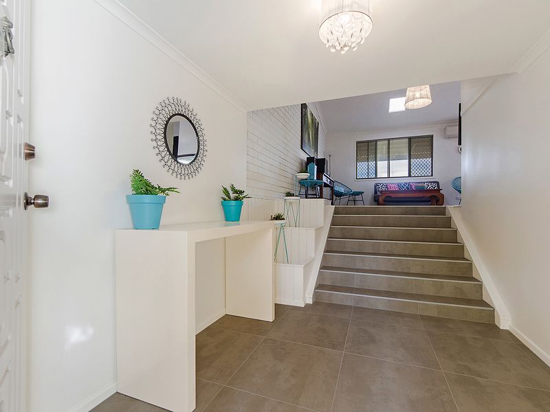2/3 Orvieto Avenue, Mermaid Waters, QLD 4218