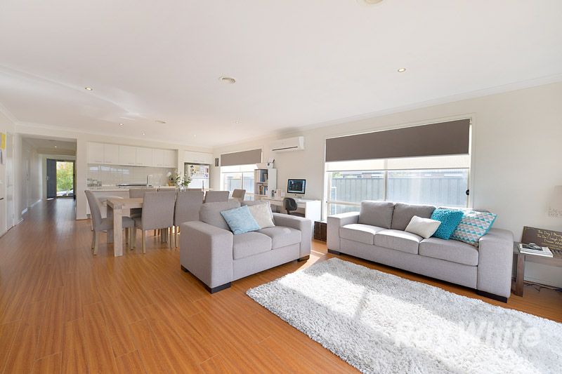 25 Falabela Road, Clyde North, VIC 3978