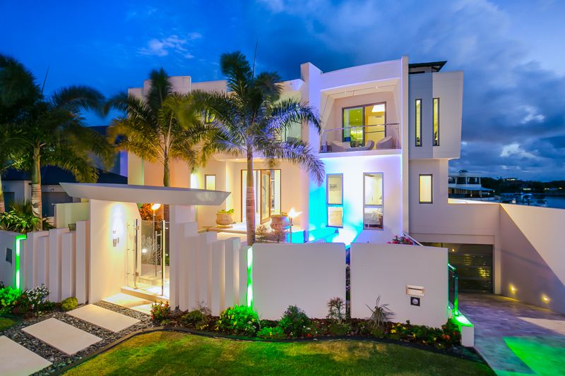 50 King Charles Drive, Sovereign Islands QLD 4216