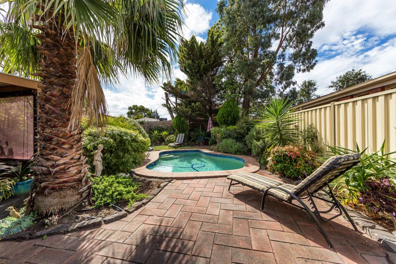 2 Bruthen Court, Brookfield, VIC 3338