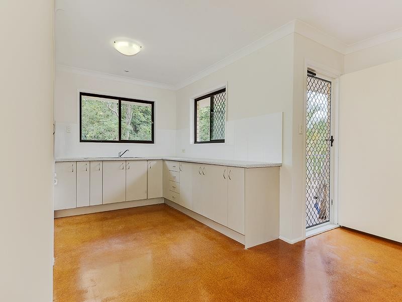 16 Avon Crescent, Albany Creek, QLD 4035