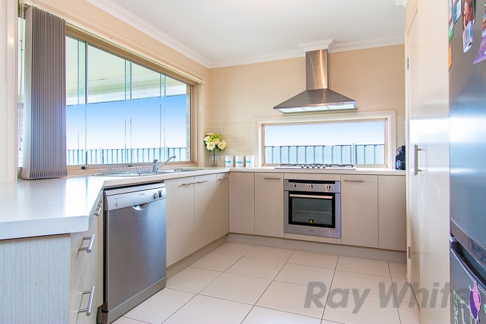 15 Graysynd Circuit, Cameron Park, NSW 2285