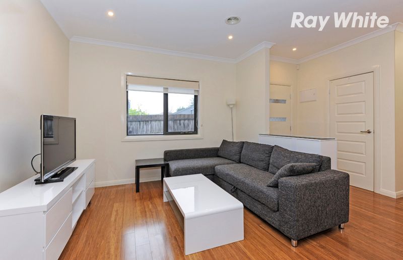 2/16 Charlton Crescent, Reservoir, VIC 3073