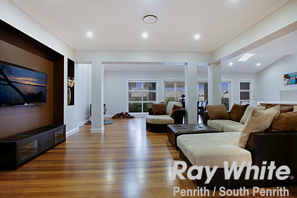 3 Pine Valley Crescent, Luddenham, NSW 2745