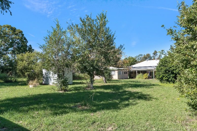 5 Creek Street, Silkstone, QLD 4304