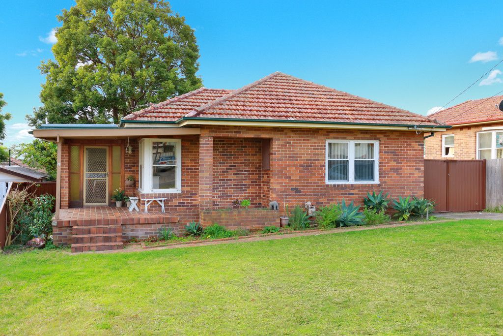 74 Shenstone Road, Riverwood, NSW 2210