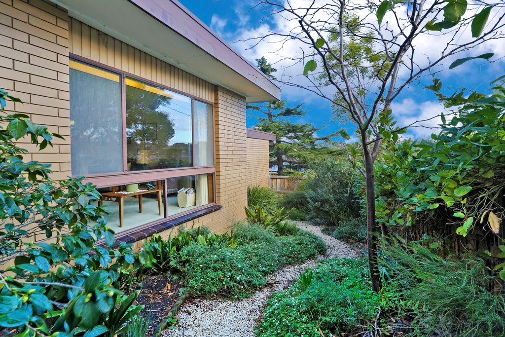 5 Shoubra Court, Highton, VIC 3216