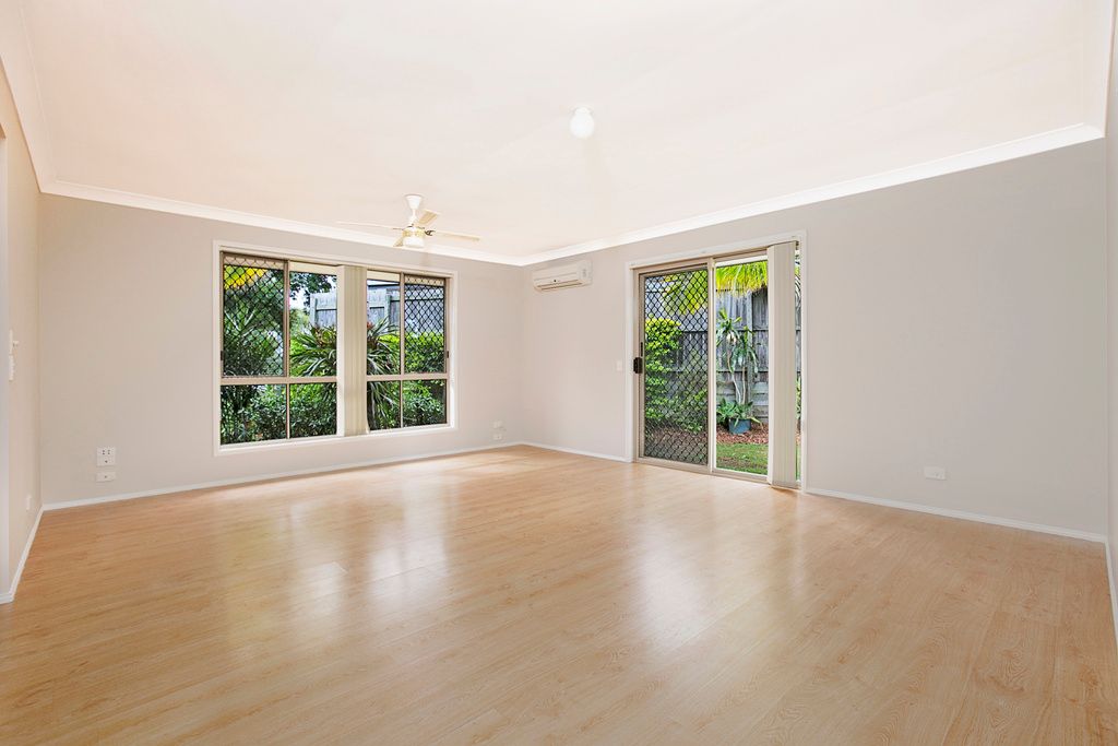 9 Paroo Place, Hillcrest, QLD 4118