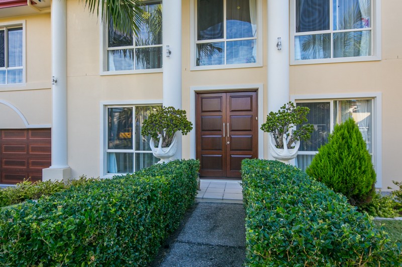 64 Golden Bear Drive, Arundel, QLD 4214