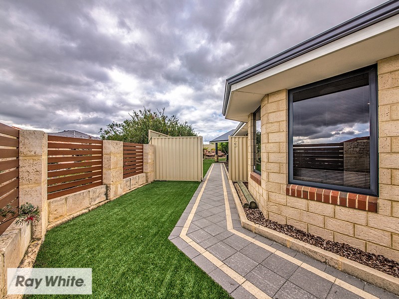 62 Regency Avenue, Madeley, WA 6065