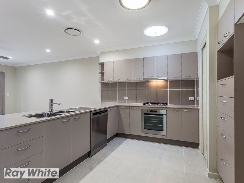 17 Watarrka Avenue, Fitzgibbon, QLD 4018