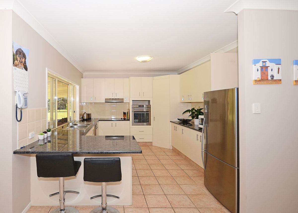 23-25 Jindera Court, Wondunna, QLD 4655