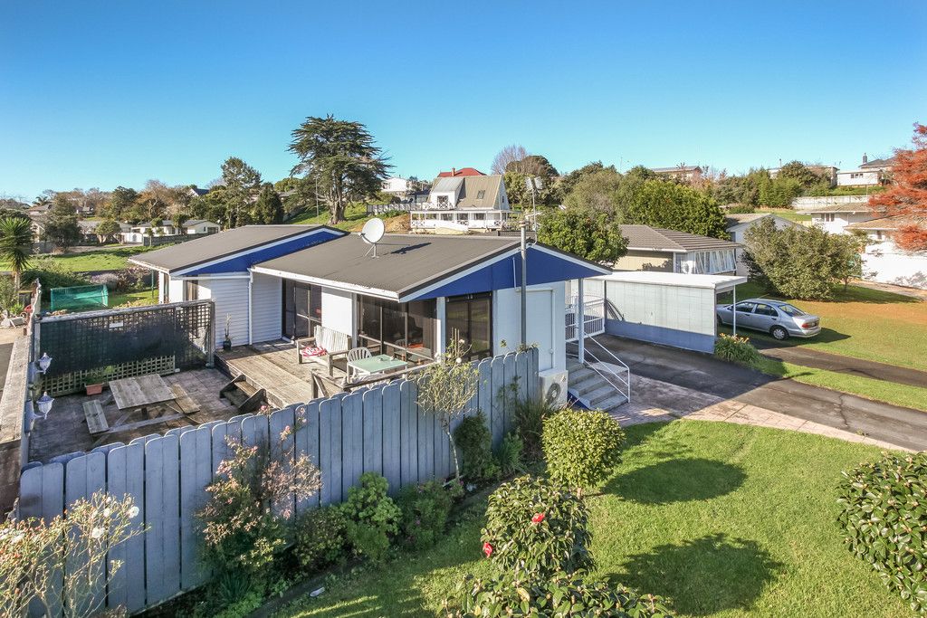 4 Miro Place, Waiuku, Franklin