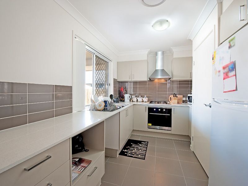 10 Wallarah Parade, North Lakes, QLD 4509