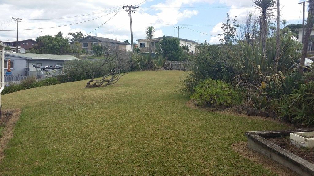 Snells Beach, Rodney