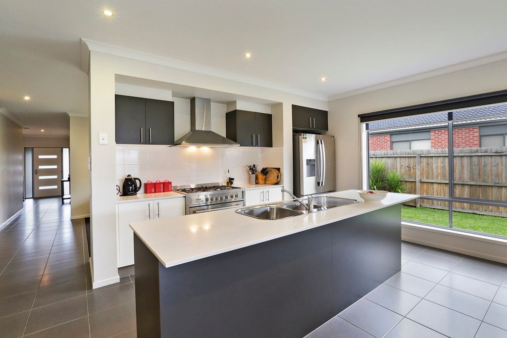 24 Diaz Drive, Grovedale, VIC 3216