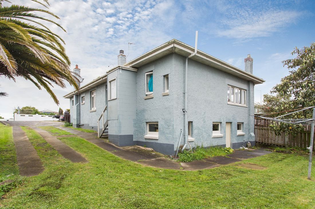 New Lynn, Waitakere City