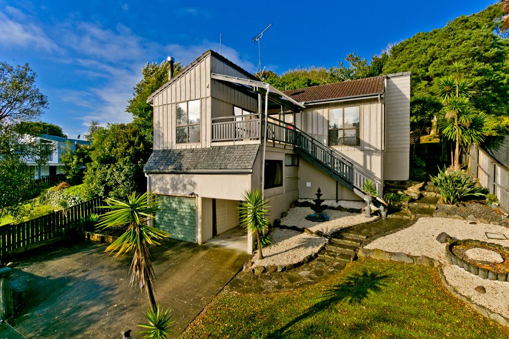 81 Oaktree Avenue, Browns Bay, North Shore City