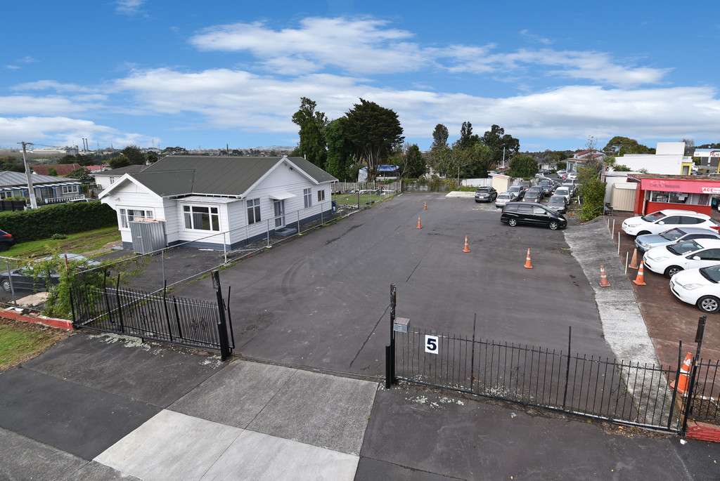 5 Fairburn Road photo 0