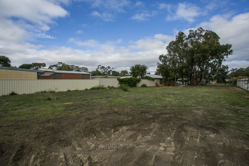 72 Temby Avenue, Kalamunda, WA 6076