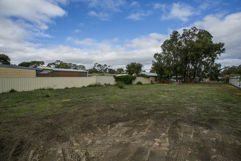 72 Temby Avenue, Kalamunda, WA 6076