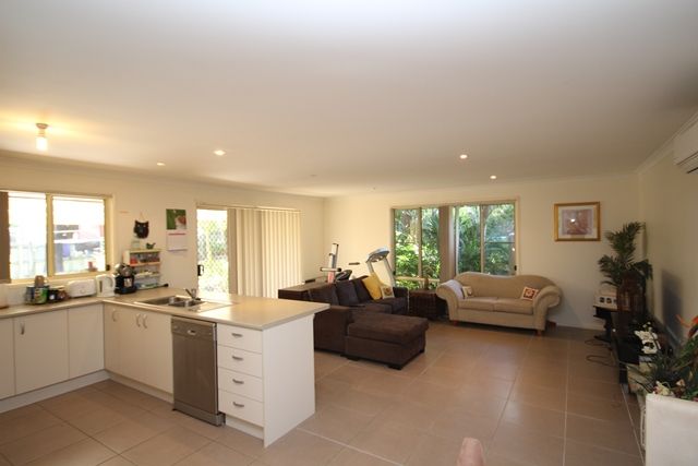 13 Paul Place, Glass House Mountains, QLD 4518