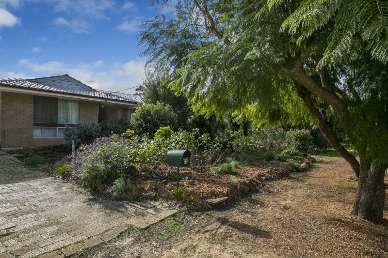 70 Temby Avenue, Kalamunda, WA 6076