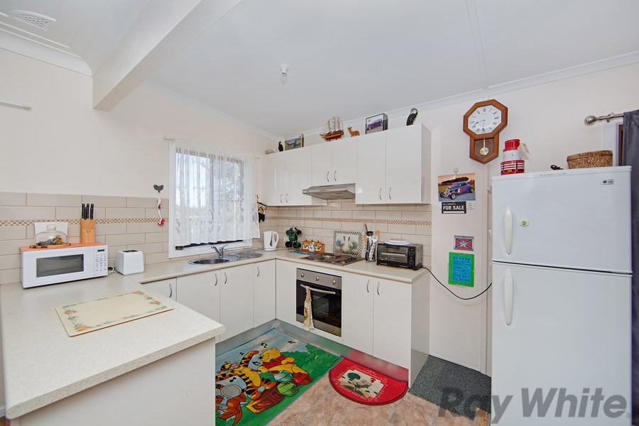 6 Morcombe Close, Gorokan, NSW 2263