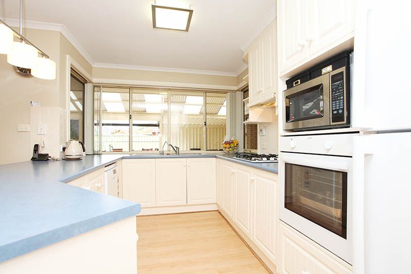 4 Eton Drive, Andrews Farm, SA 5114