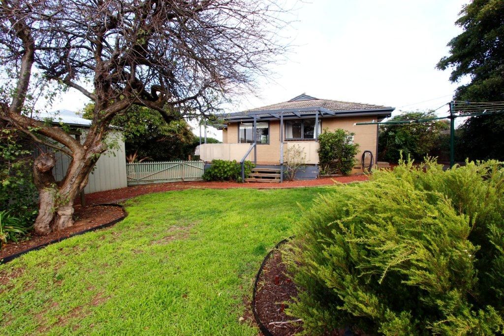 12 Lewis Court, Grovedale, VIC 3216