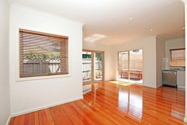 4/60 Locher Avenue, Reservoir, VIC 3073