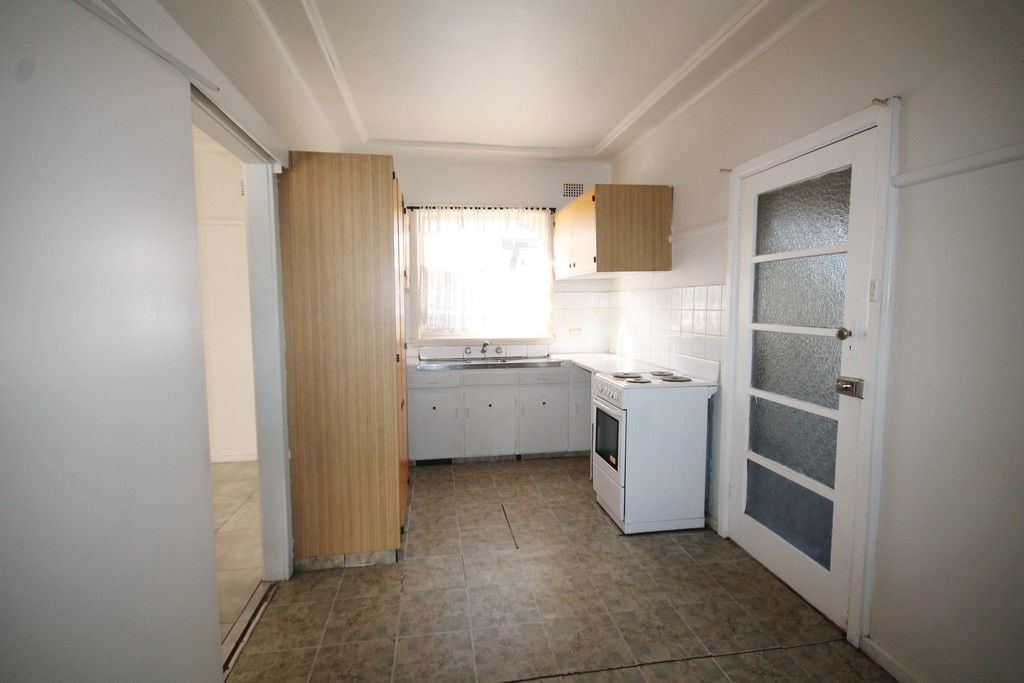 16 Benelong Avenue, Smithfield, NSW 2164