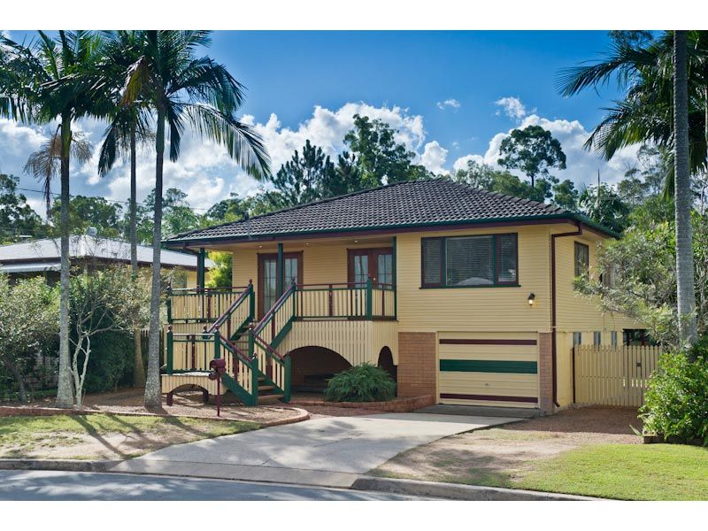 10 Burloo Crescent, Ferny Hills QLD 4055