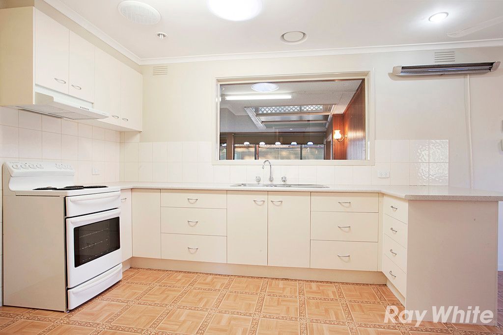 8 Bamba Court, Scoresby, VIC 3179