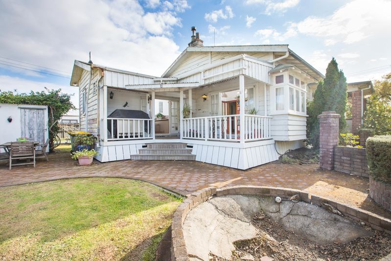 FINAL NOTICE:Quarter acre kiwi dream! MUST BE SOLD - Manurewa