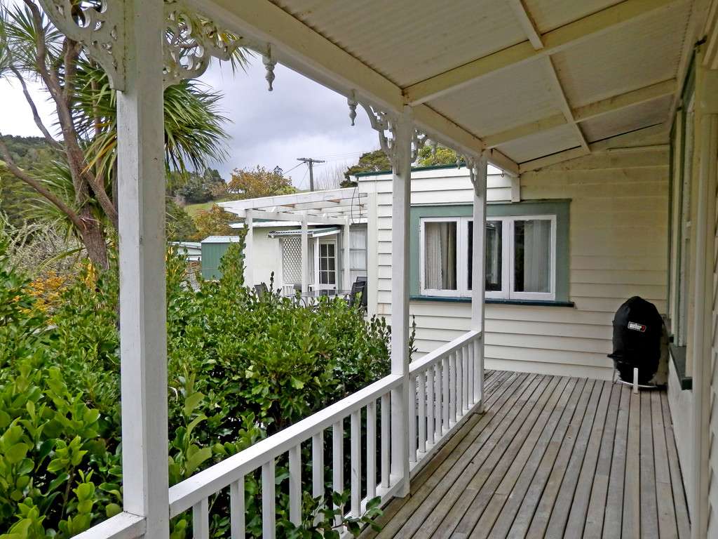 698 Whananaki South Road photo 2