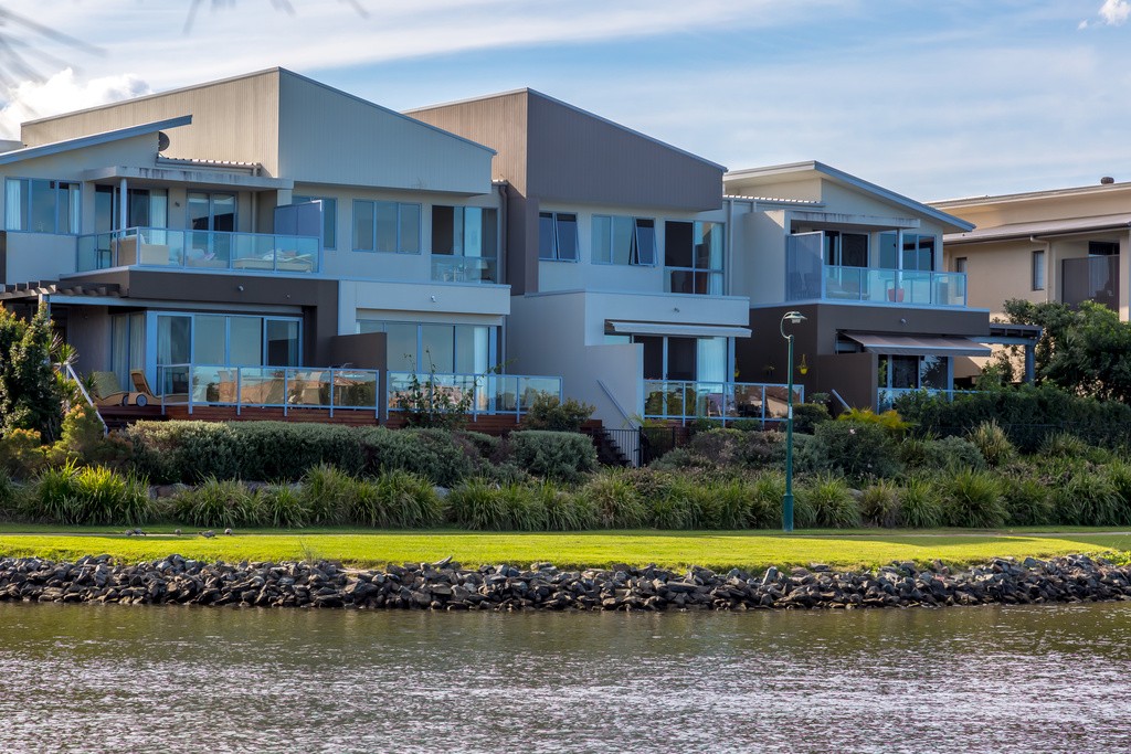 7 Lakefront Crescent, Varsity Lakes, QLD 4227