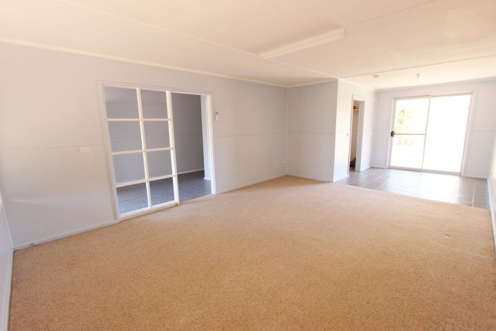 15 Fortescue Crescent, Dampier, WA 6713