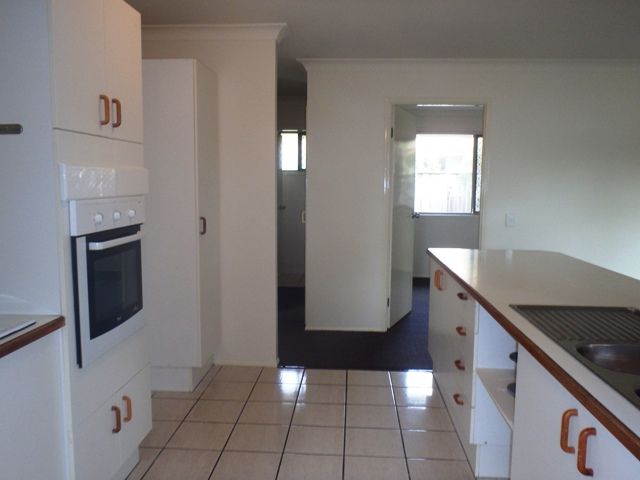 2 Roundelay Drive, Varsity Lakes, QLD 4227