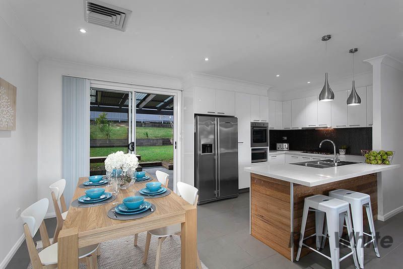 19 Stanleigh Crescent, West Wollongong, NSW 2500
