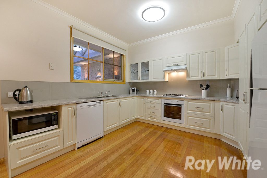 3 Peartree Place, Knoxfield, VIC 3180