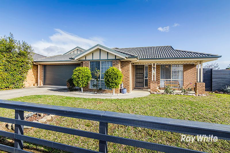 27 Robusta Avenue, Cranbourne VIC 3977