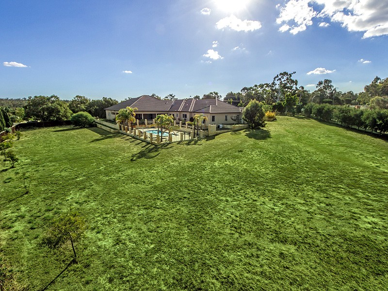 32 Carramar Road, Carramar, WA 6031