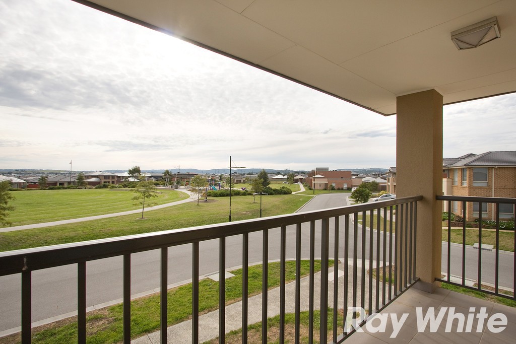 6 Avon River Way, Pakenham, VIC 3810