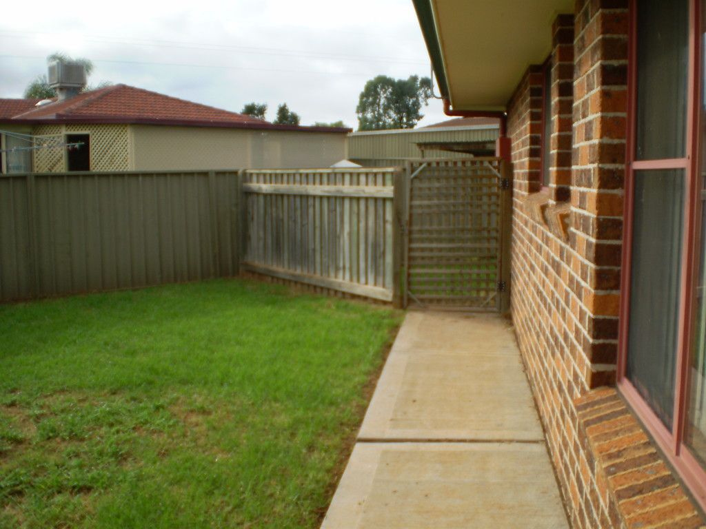 8A John Glenn Place, Dubbo, NSW 2830