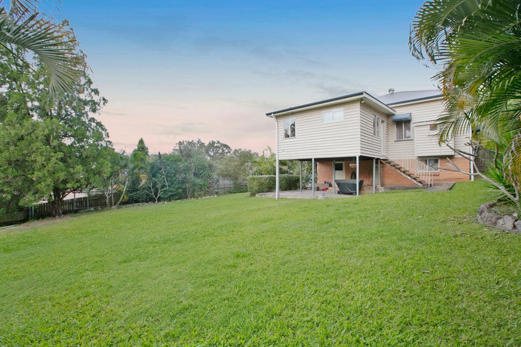 246 Oates Avenue, Holland Park, QLD 4121